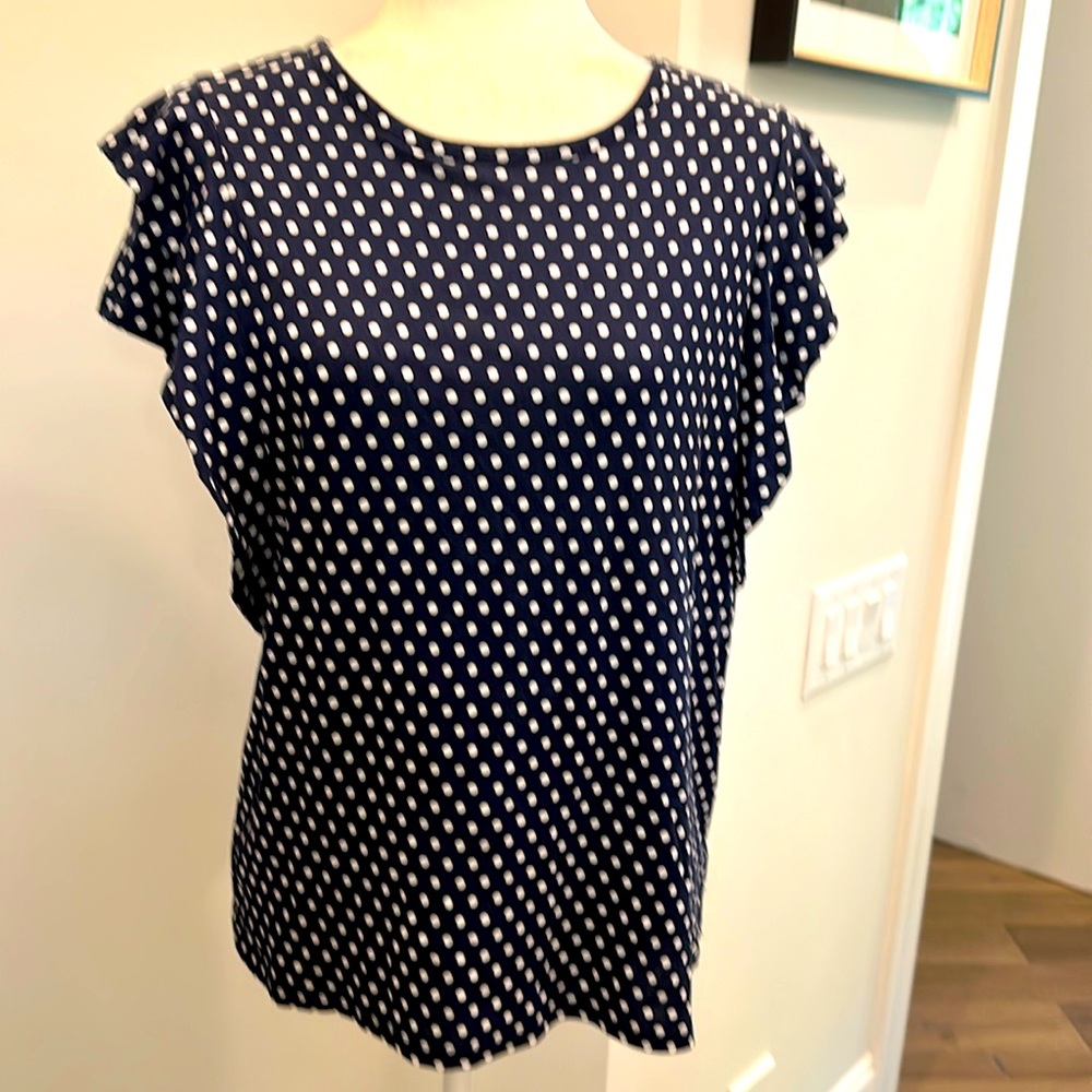 NWOT- MICHAEL Michael Kors navy blue with Polk dot blouse. Size S